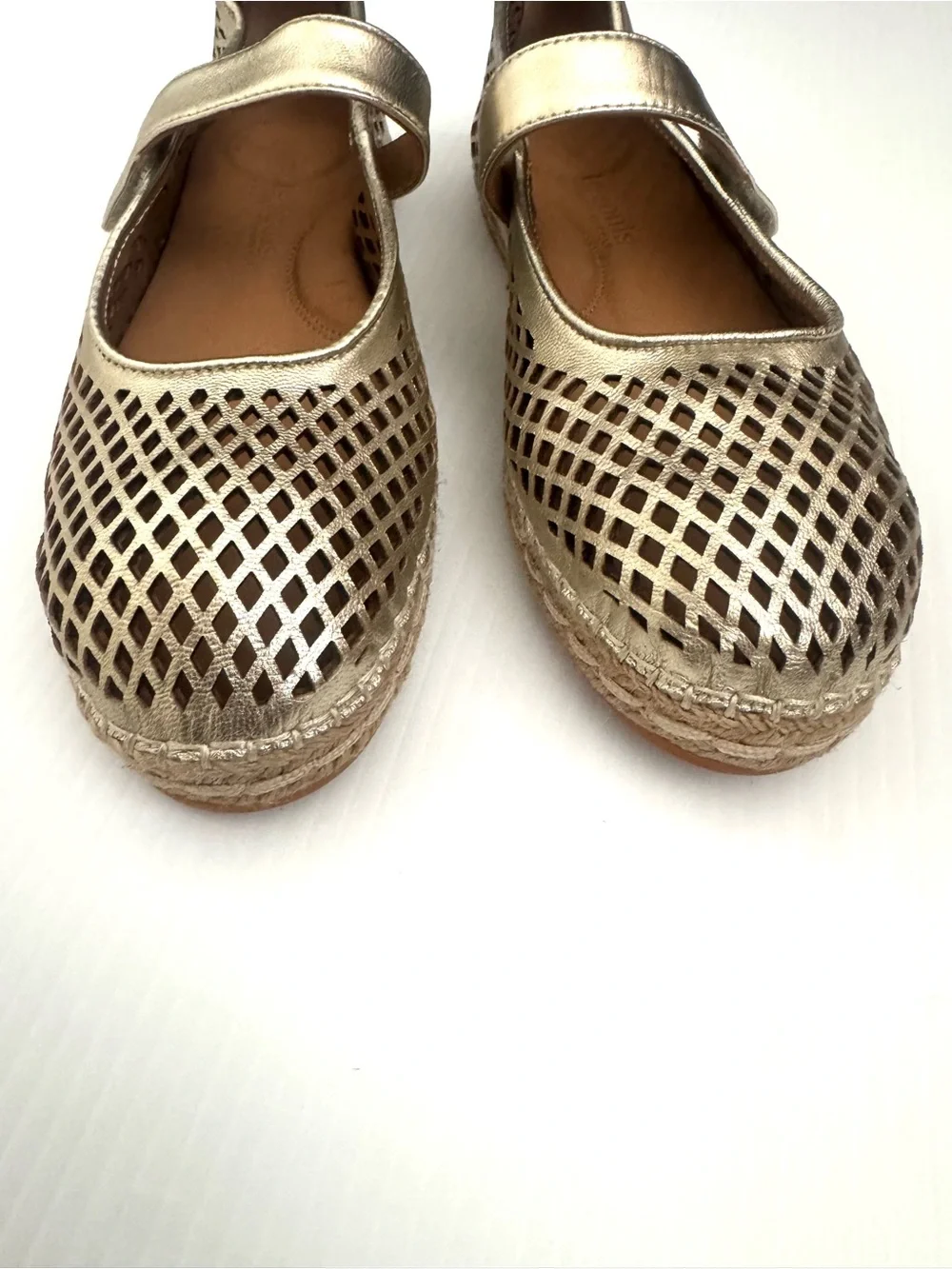 Gentle Souls Sienna Mettalic Fish Net Mary Jane Espadrille In Gold Size 7.5